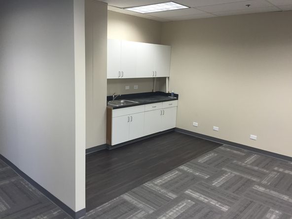 Highland Plaza : 1920 S Highland Ave, Lombard, IL, 60148